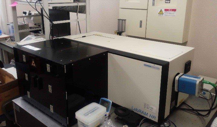 顕微ラマン分光装置
(Raman Microscopy machine Horiba LAb-RAM HR800)